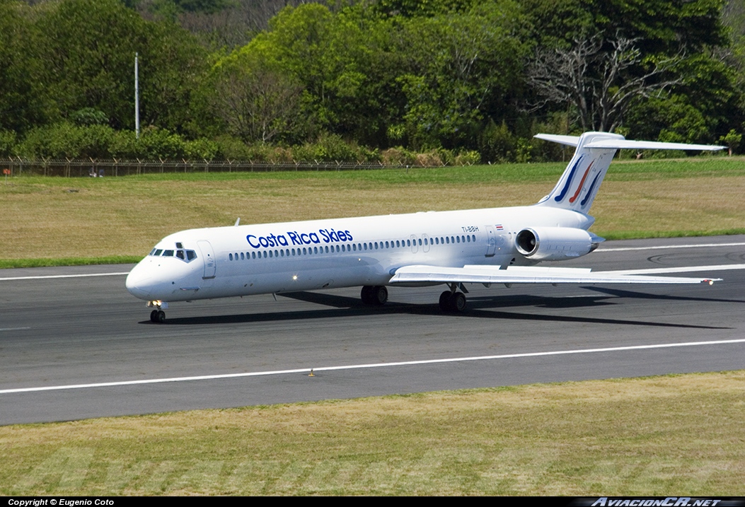 TI-BBH - McDonnell Douglas MD-82 - Costa Rica Skies