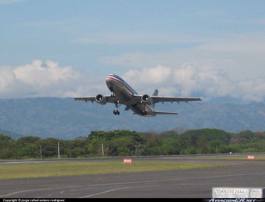 N18066 - Airbus A300B4-605R - American Airlines