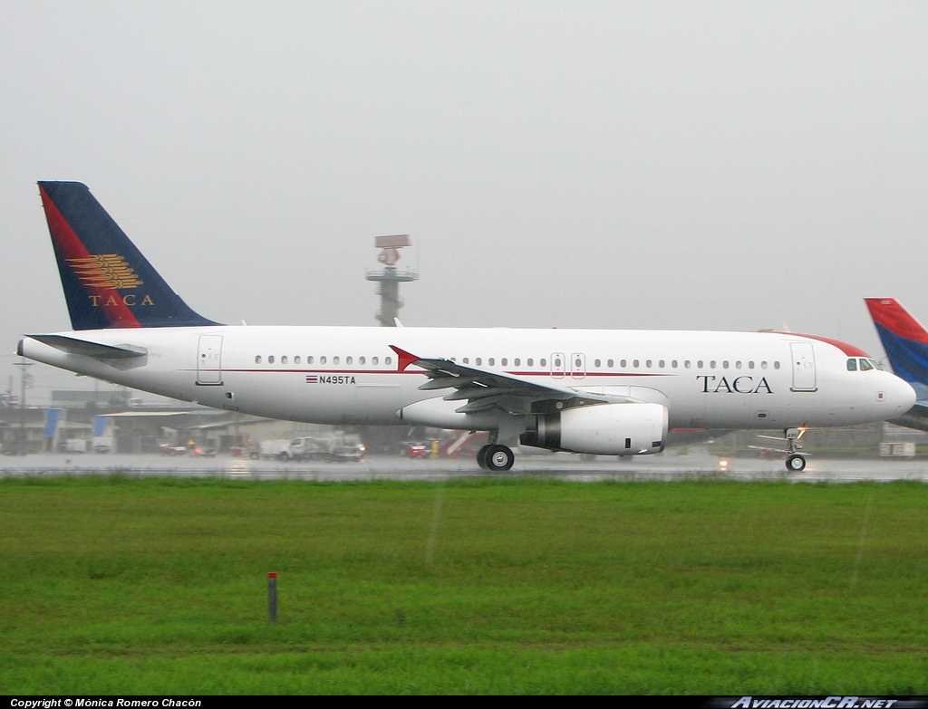 N495TA - Airbus A320-233 - TACA