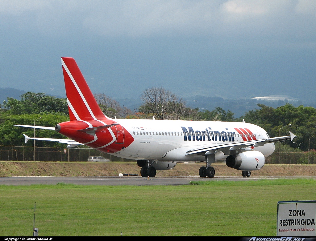 EI-TAF - Airbus A320-233 - Martinair