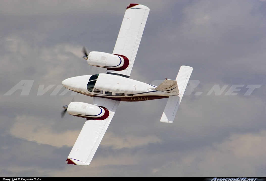 TI-ALH - Piper PA-34-200T Seneca II - ECDEA - Escuela Costarricense de Aviación