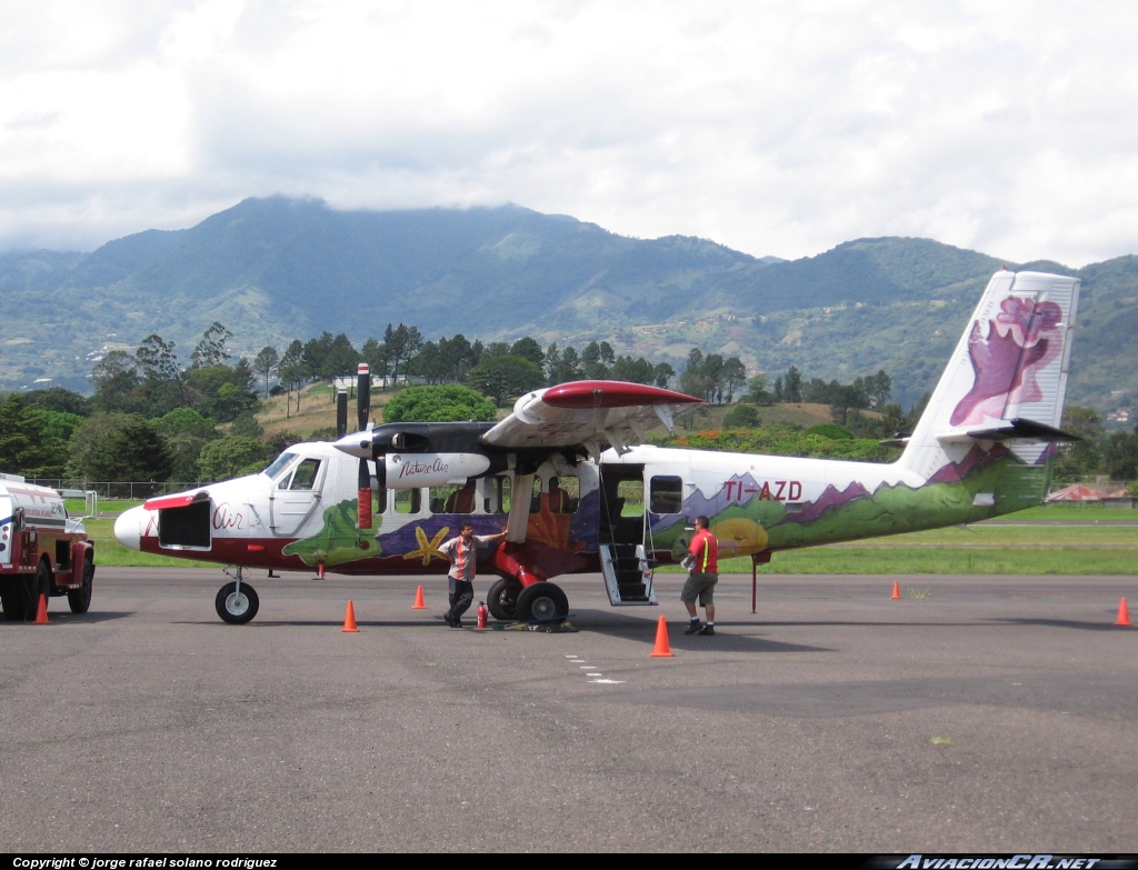 TI-AZD - De Havilland Canada DHC-6-300 Twin Otter - Nature Air