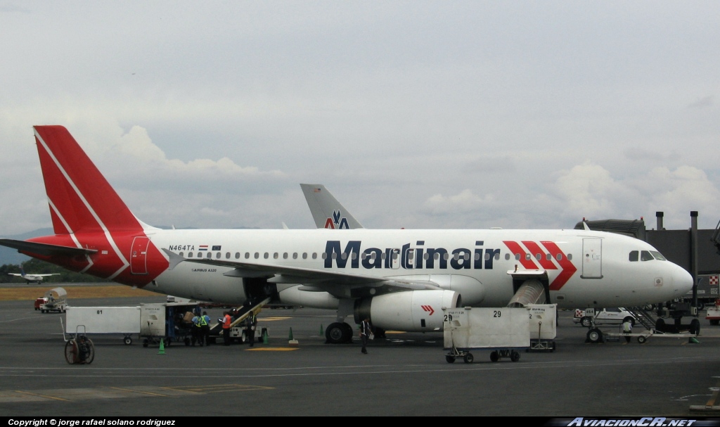 N464TA - Airbus A320-233 - Martinair