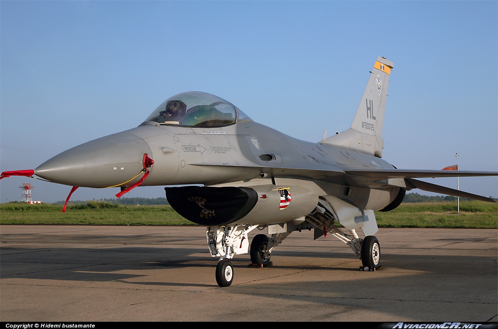 90-0725 - General Dynamics F-16CG Fighting Falcon - USAF - United States Air Force - Fuerza Aerea de EE.UU