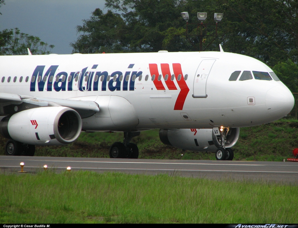 EI-TAF - Airbus A320-233 - Martinair