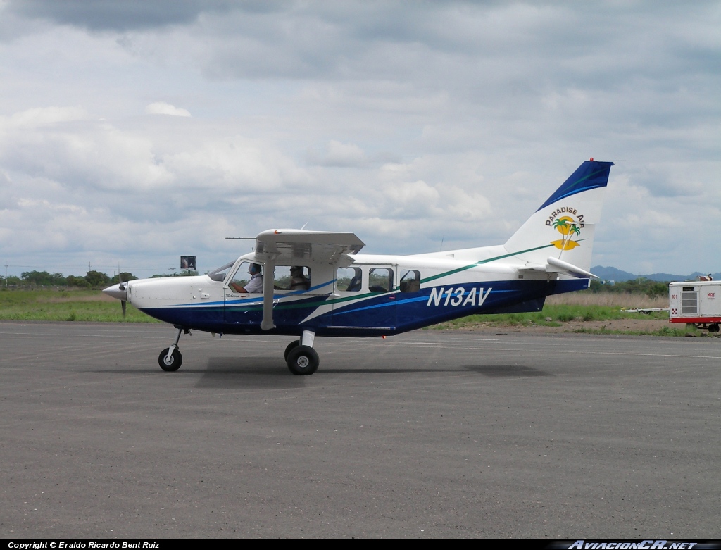 N13AV - Gippsland GA-8 Airvan - Paradise Air