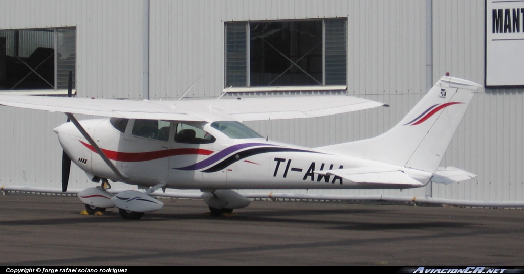 TI-AWA - Cessna 182 - AENSA