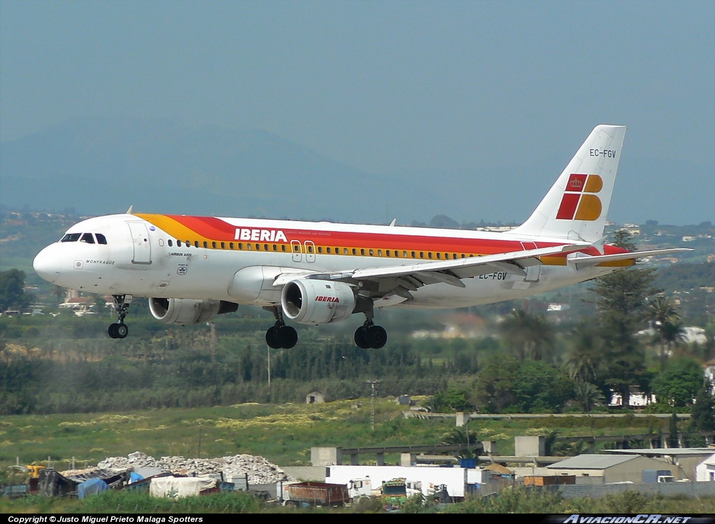 EC-FGV - Airbus A320-211 - Iberia