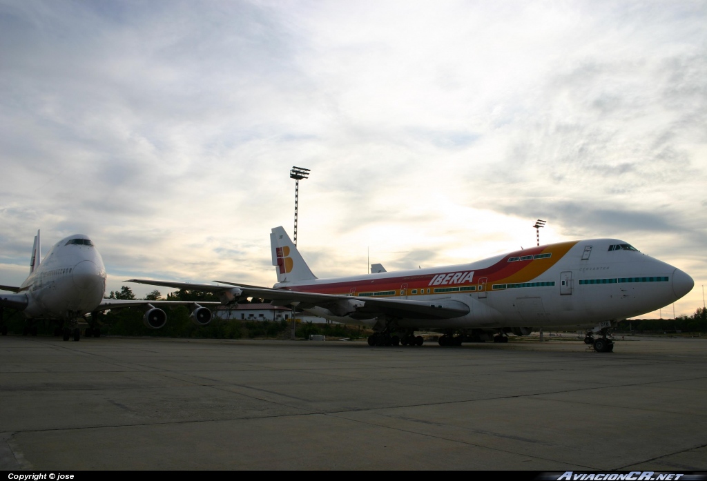 EC-DIB - Boeing 747-200 - Iberia