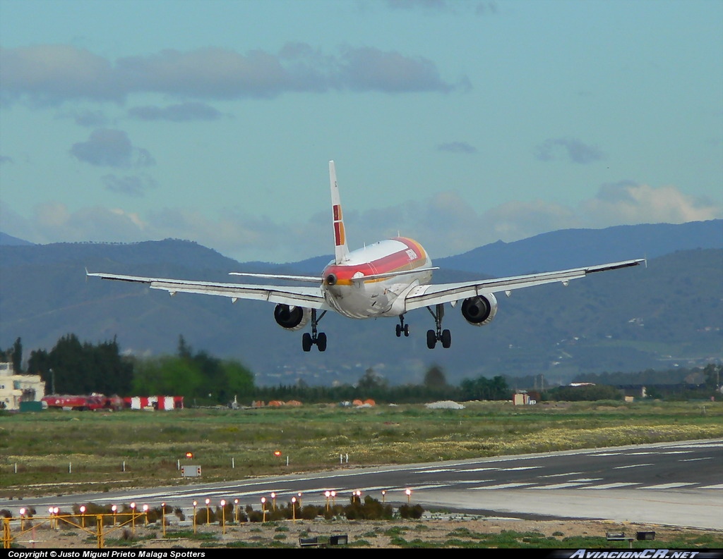 EC-ICQ - Airbus A320-211 - Iberia