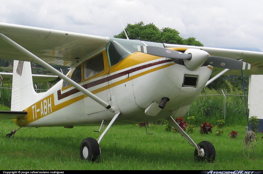 TI-ABH - Cessna 180D - Desconocida
