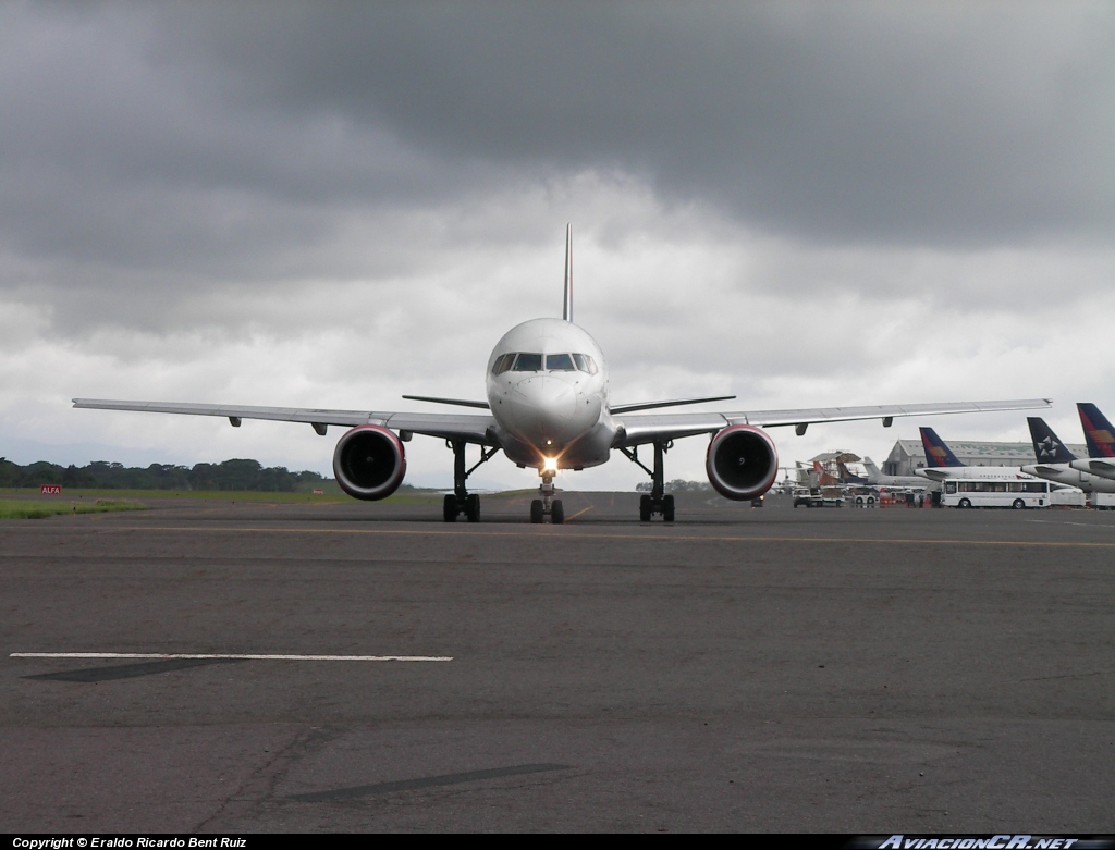 N679DL - Boeing 757-232 - Delta Air Lines