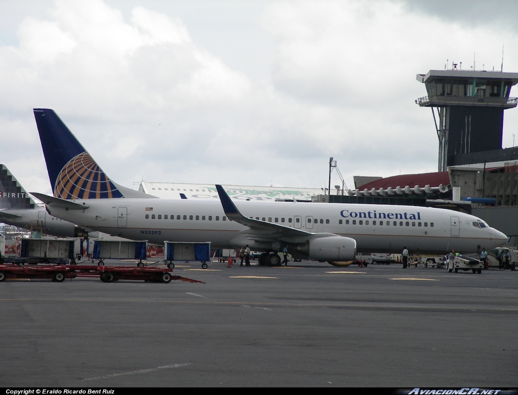 N33292 - Boeing 737-824 - Continental Airlines