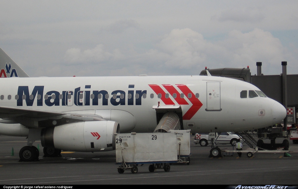 EI-TAF - Airbus A320-233 - Martinair