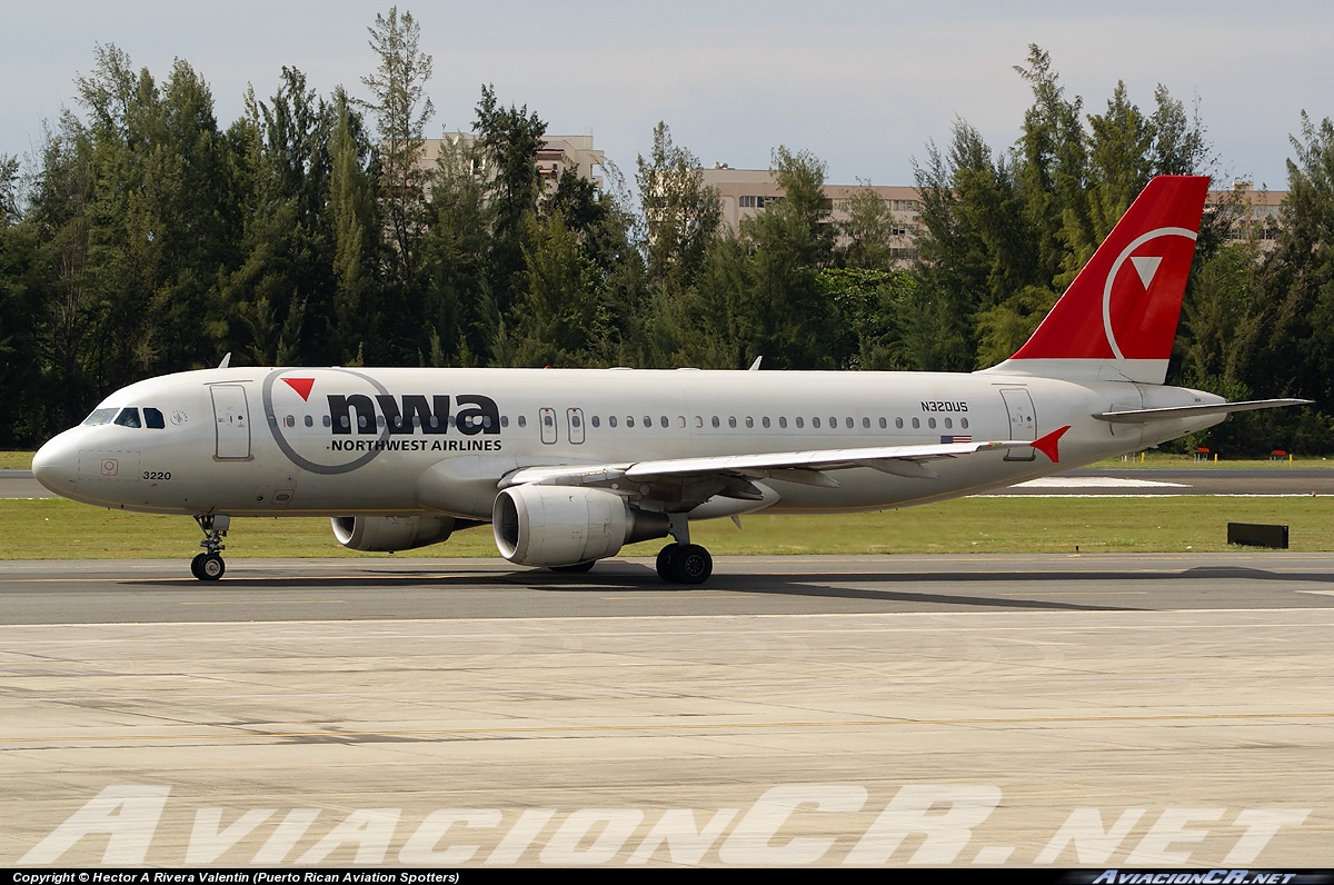 N320US - Airbus A320-100 - Northwest Airlines