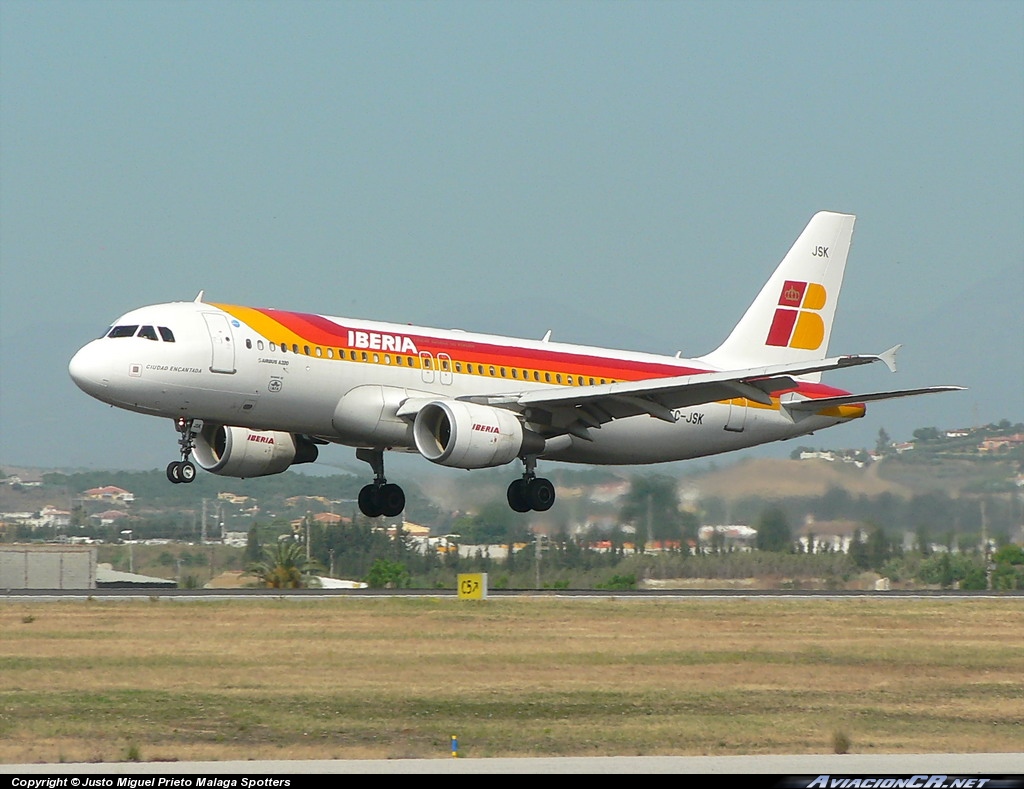 EC-JSK - Airbus A320-214 - Iberia