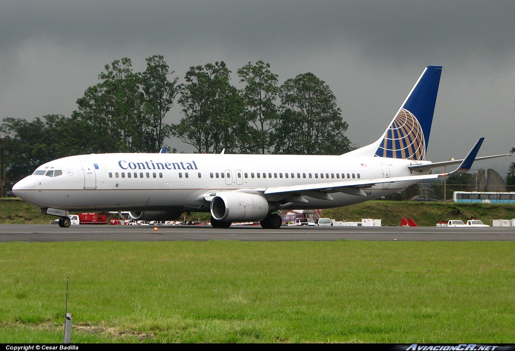 N33266 - Boeing 737-824 - Continental Airlines