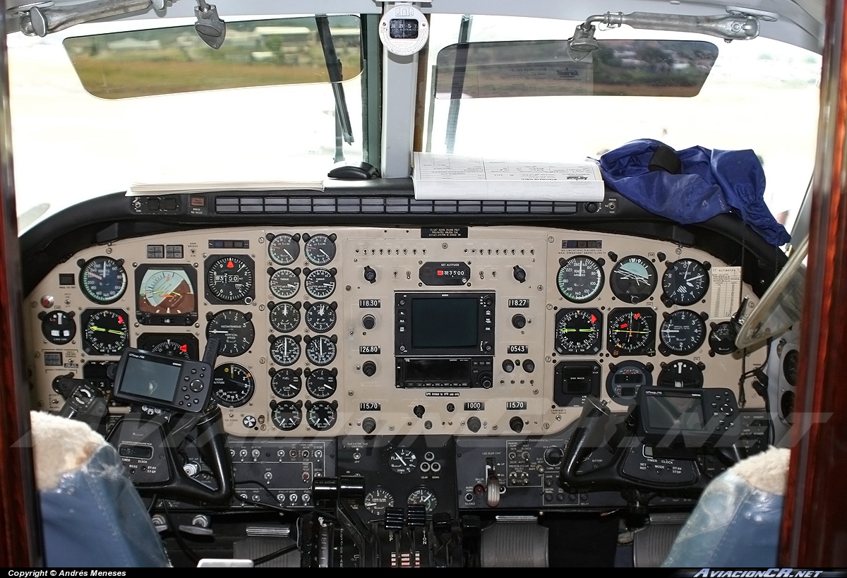 TI-AZO - Beechcraft King Air E90 - Aerobell