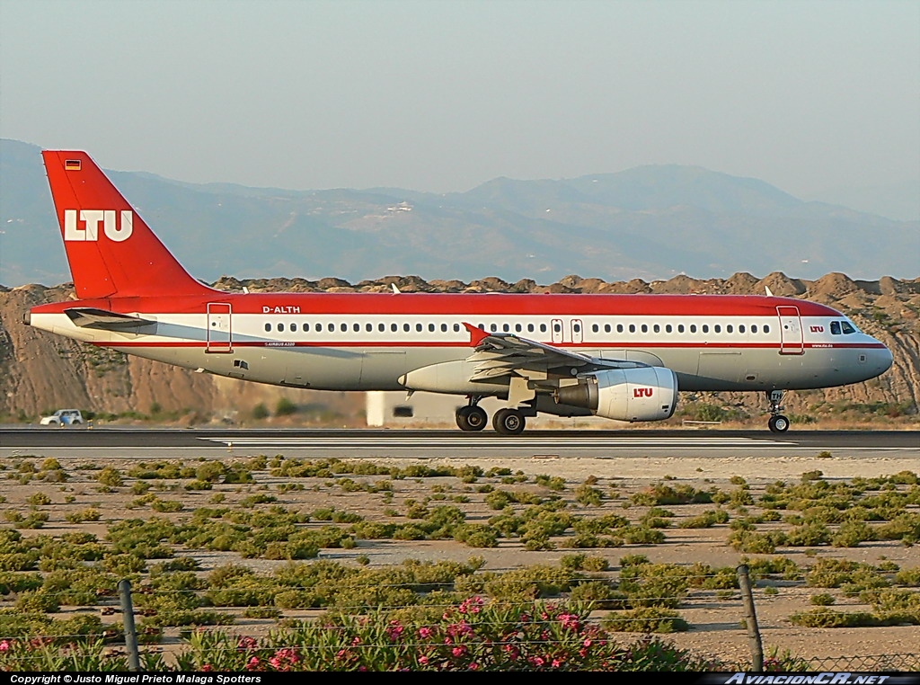 D-ALTH - Airbus A320-214 - LTU - Lufttransport-Unternehmen