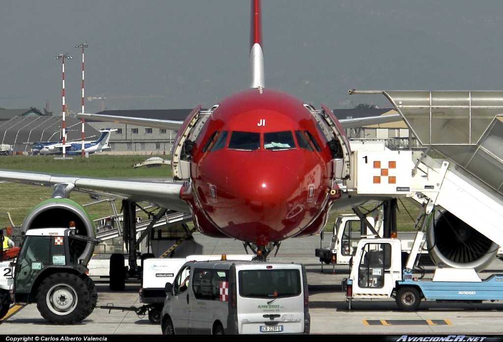 EI-DJI - Airbus A320-214 - Myair