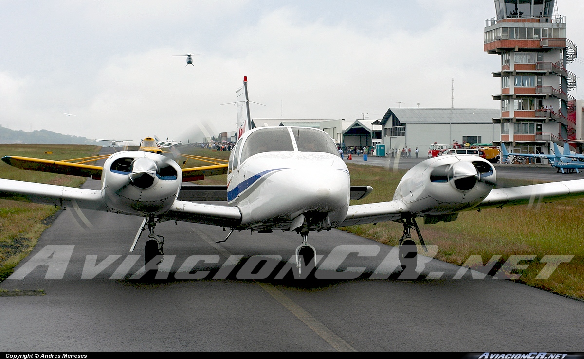 TI-AUA - Piper PA-34-200T Seneca II - Aerobell