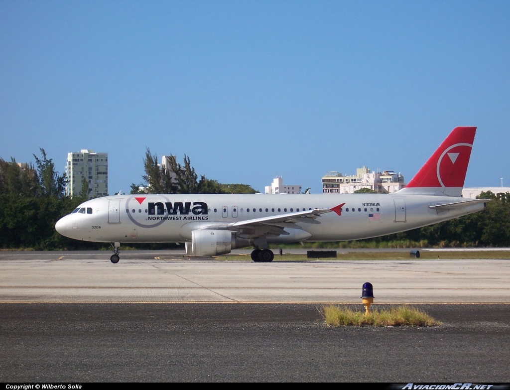 N309US - Airbus A320-211 - Northwest Airlines