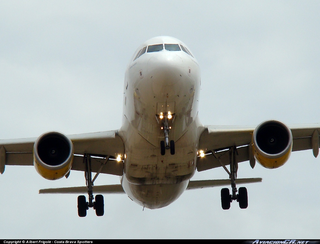 EC-JTR - Airbus A320-214 - Vueling