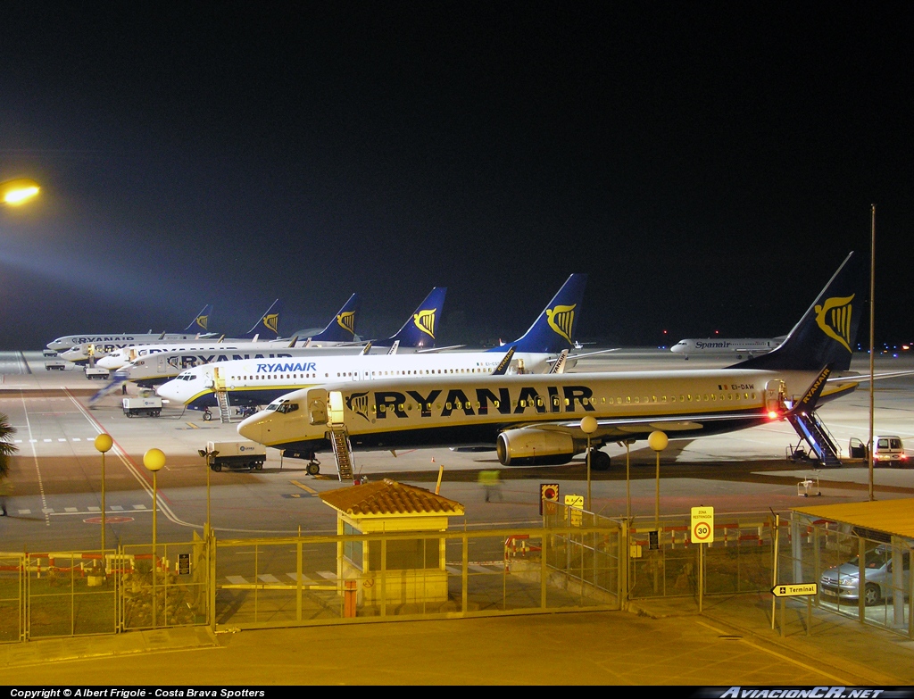 EI-DAW - Boeing 737-800 - Ryanair