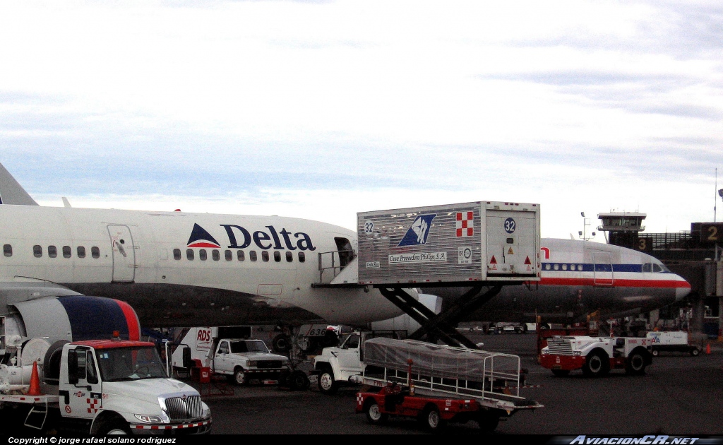 N636DL - Boeing 757-232 - Delta Air Lines