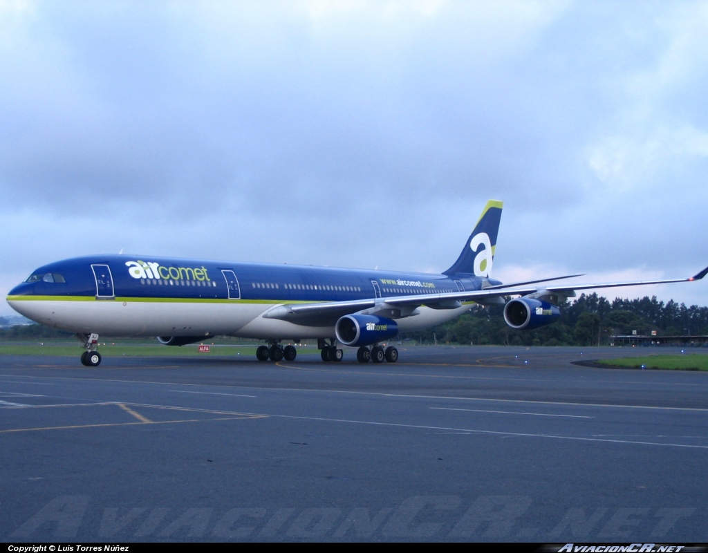 EC-KAJ - Airbus A340-311 - Air Comet