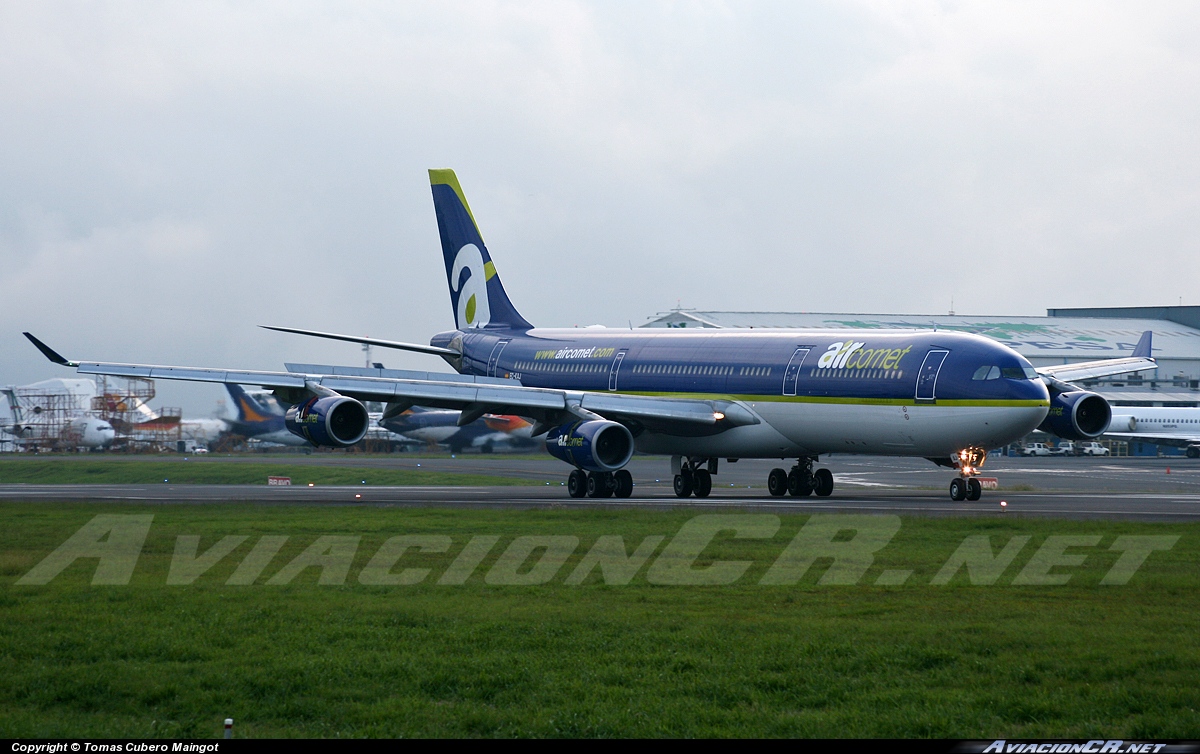 EC-KAJ - Airbus A340-311 - Air Comet