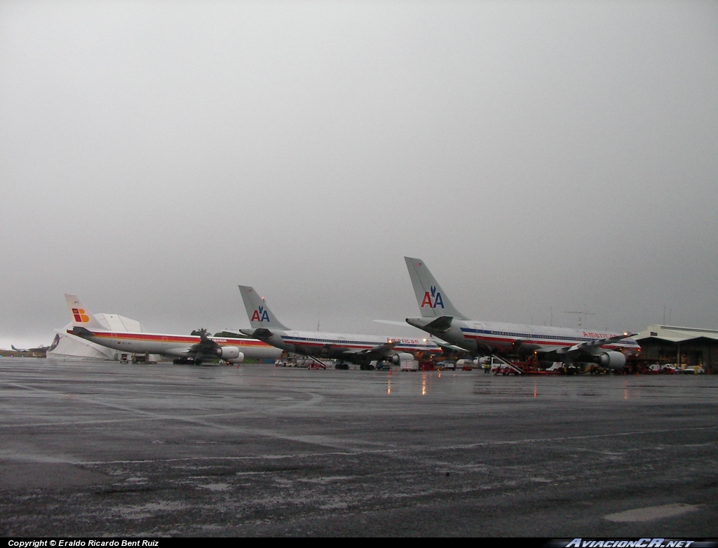 EC-JFX - Airbus A340-642 - Iberia