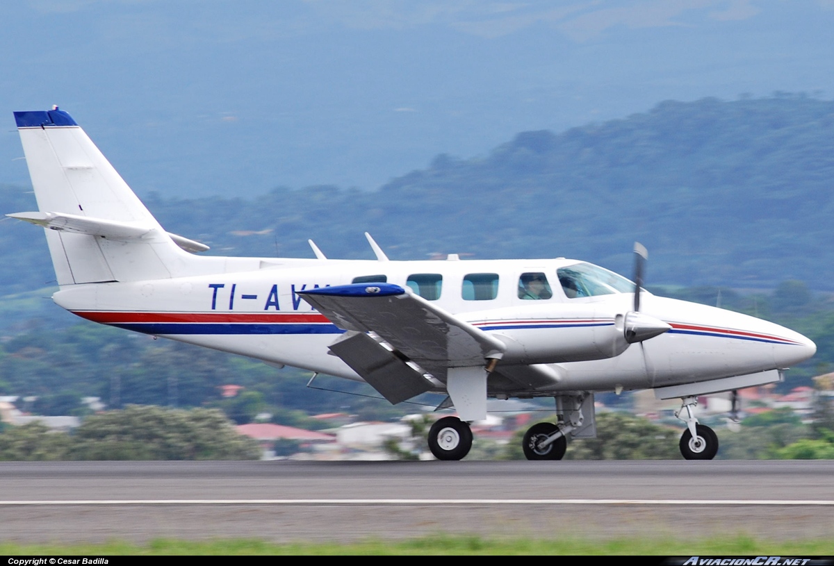 TI-AVM - Cessna T303 Crusader - Privado