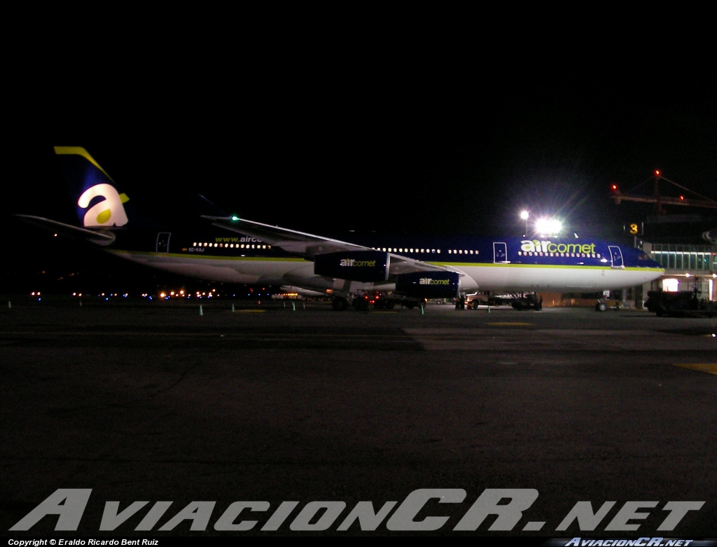 EC-KAJ - Airbus A340-311 - Air Comet