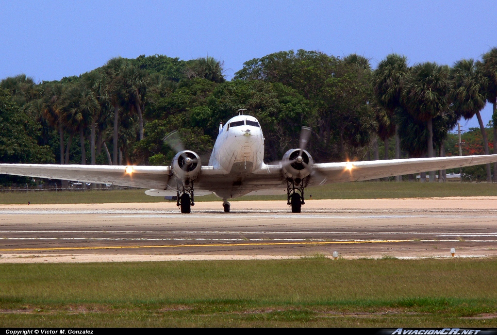 N131FS - Douglas DC-3 (C-47/53/117/R4D/Skytrain/Dakota) - FOUR STARS