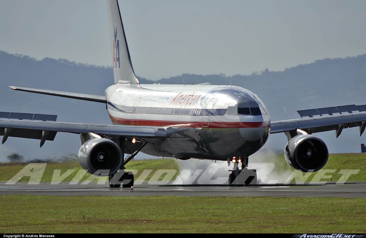 N7082A - Airbus A300B4-605R - American Airlines