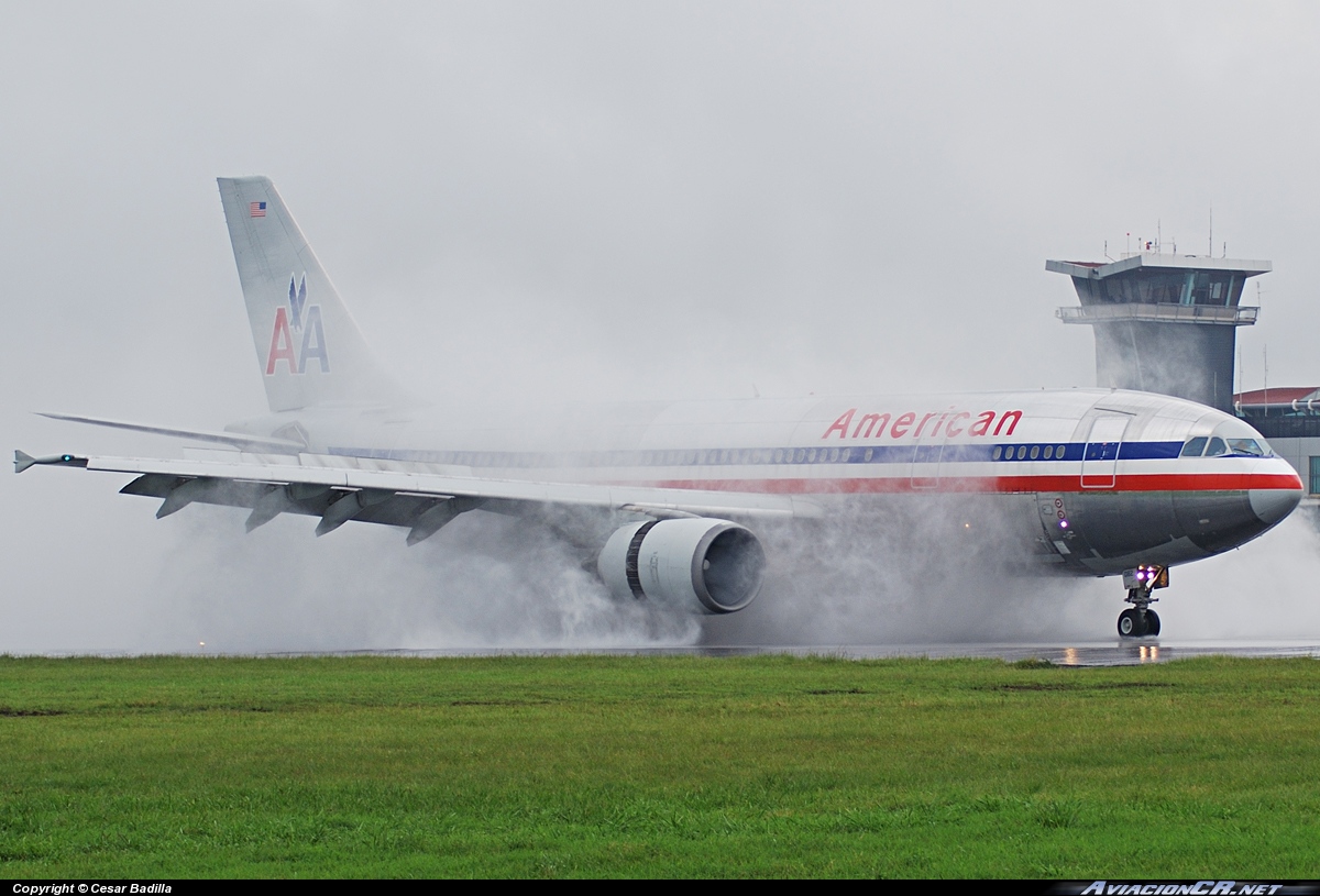 N7082A - Airbus A300B4-605R - American Airlines