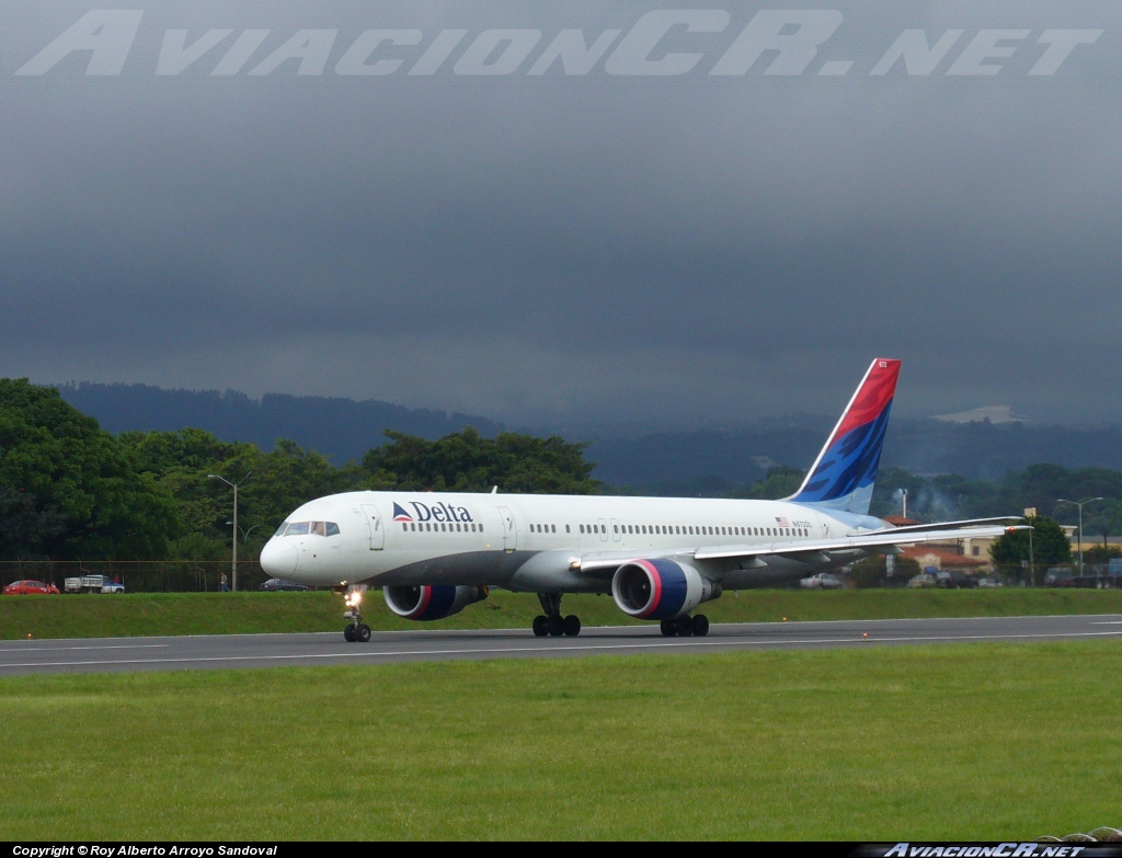 N672DL - Boeing 757-232 - Delta Air Lines