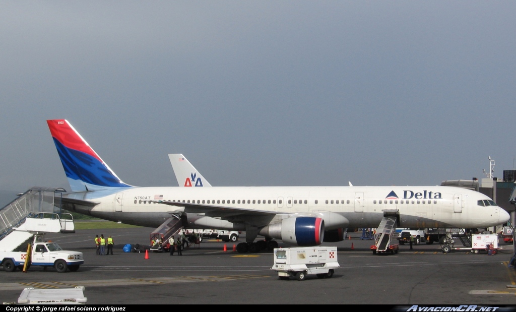 N750AT - Boeing 757-212 - Delta Air Lines