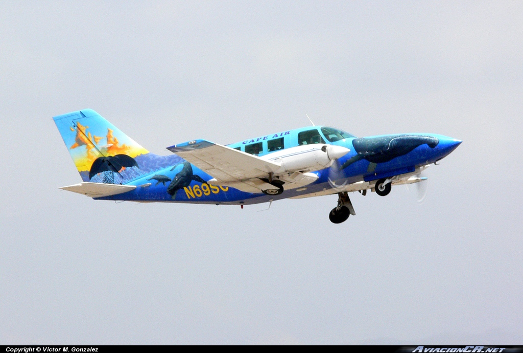N69SC - Cessna 402C - Cape Air