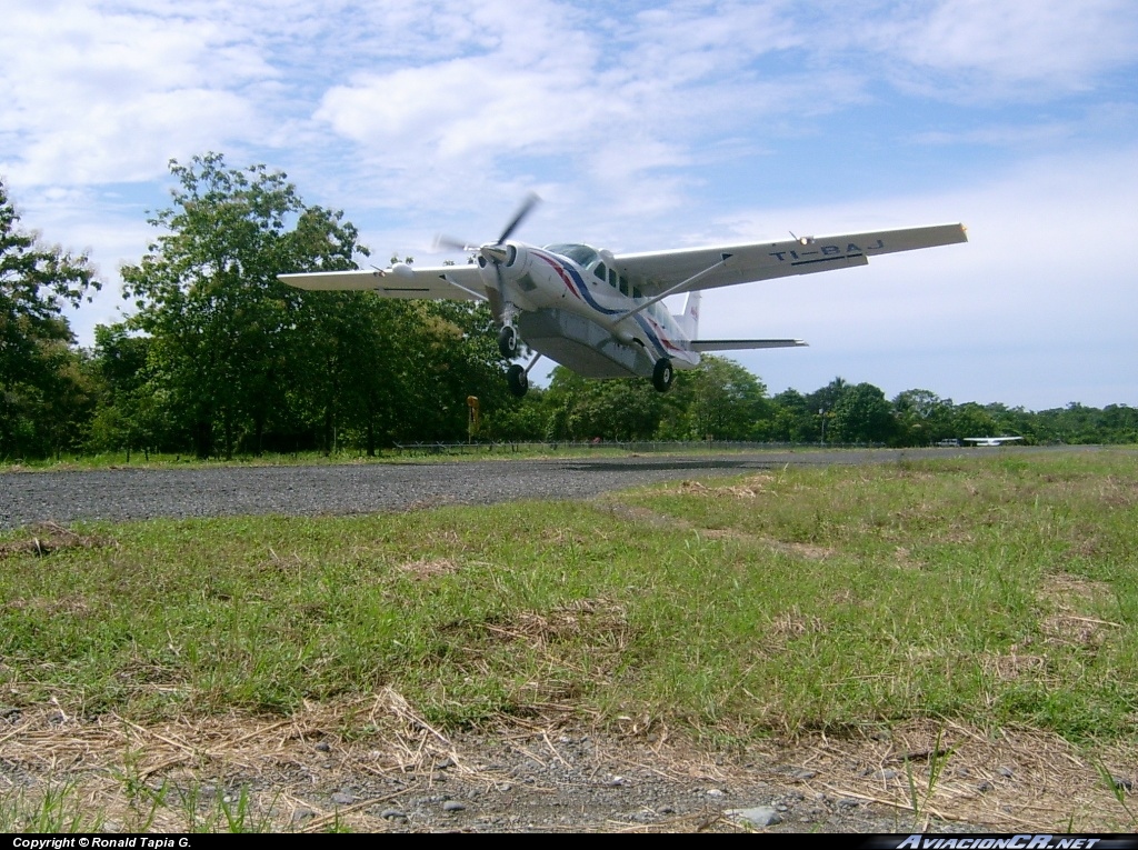 TI-BAJ - Cessna 208B Grand Caravan - Aerobell