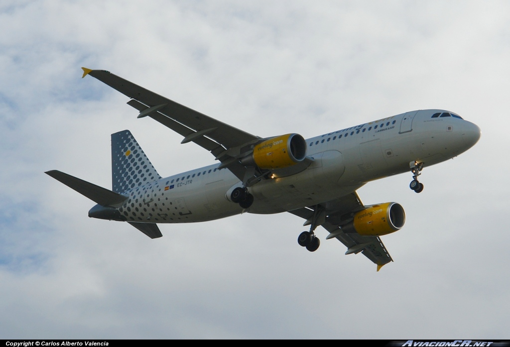 EC-JTR - Airbus A320-214 - Vueling