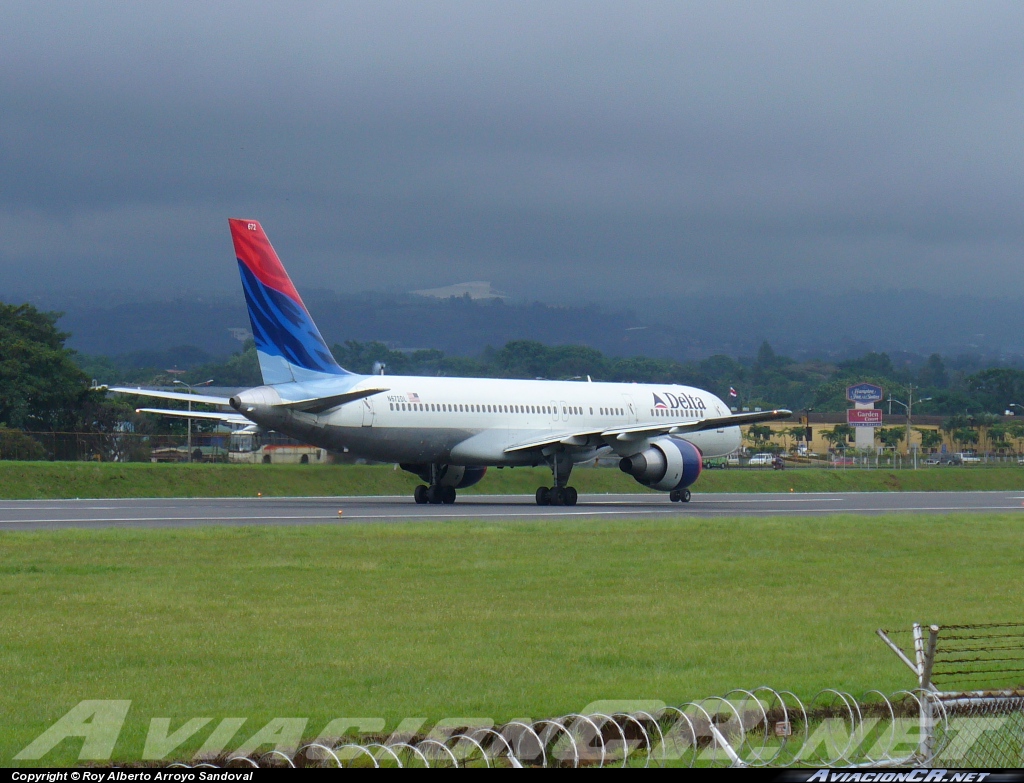 N672DL - Boeing 757-232 - Delta Air Lines