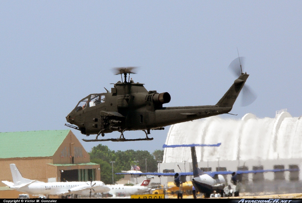 766-035 - BELL AH-1F COBRA - DYN CORP.   (EX US ARMY)