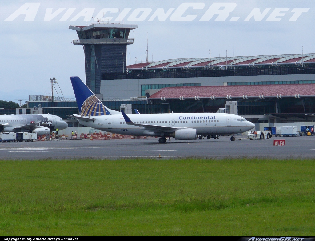 N15170 - Boeing 737-300 - Continental Airlines