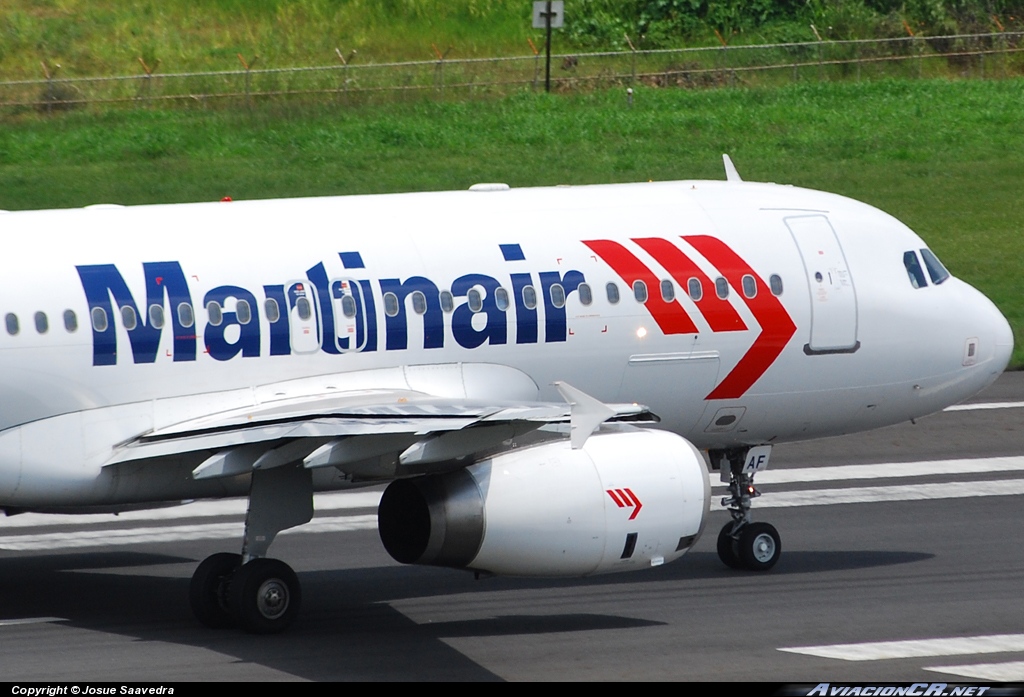 EI-TAF - Airbus A320-233 - Martinair