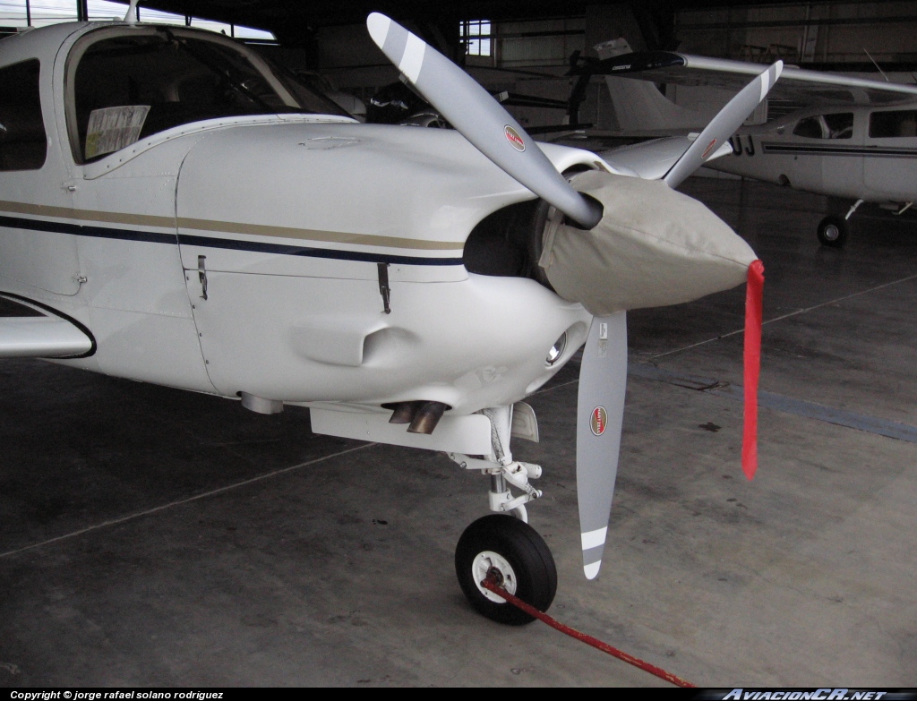 TI-AMZ - Piper PA-28R-200 Arrow - Privado