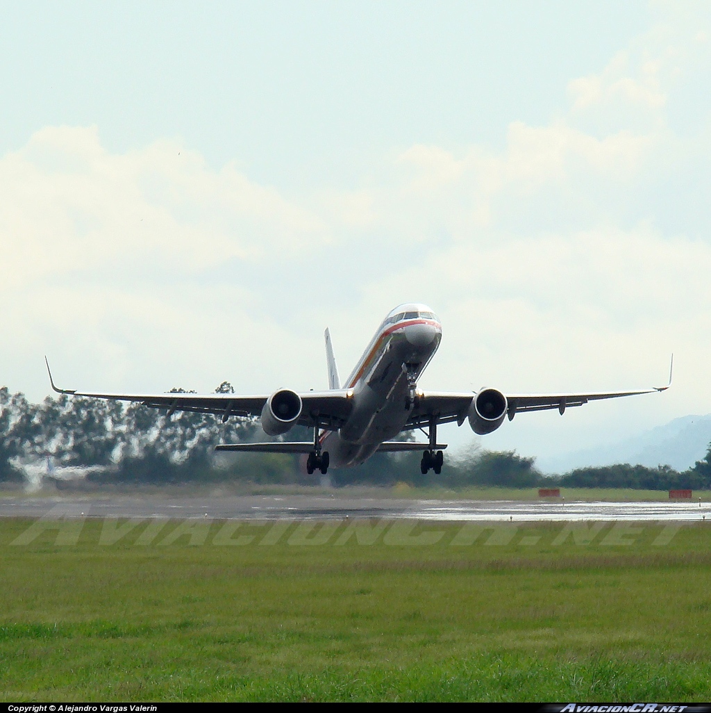 N604AA - Boeing 757-223 - American Airlines