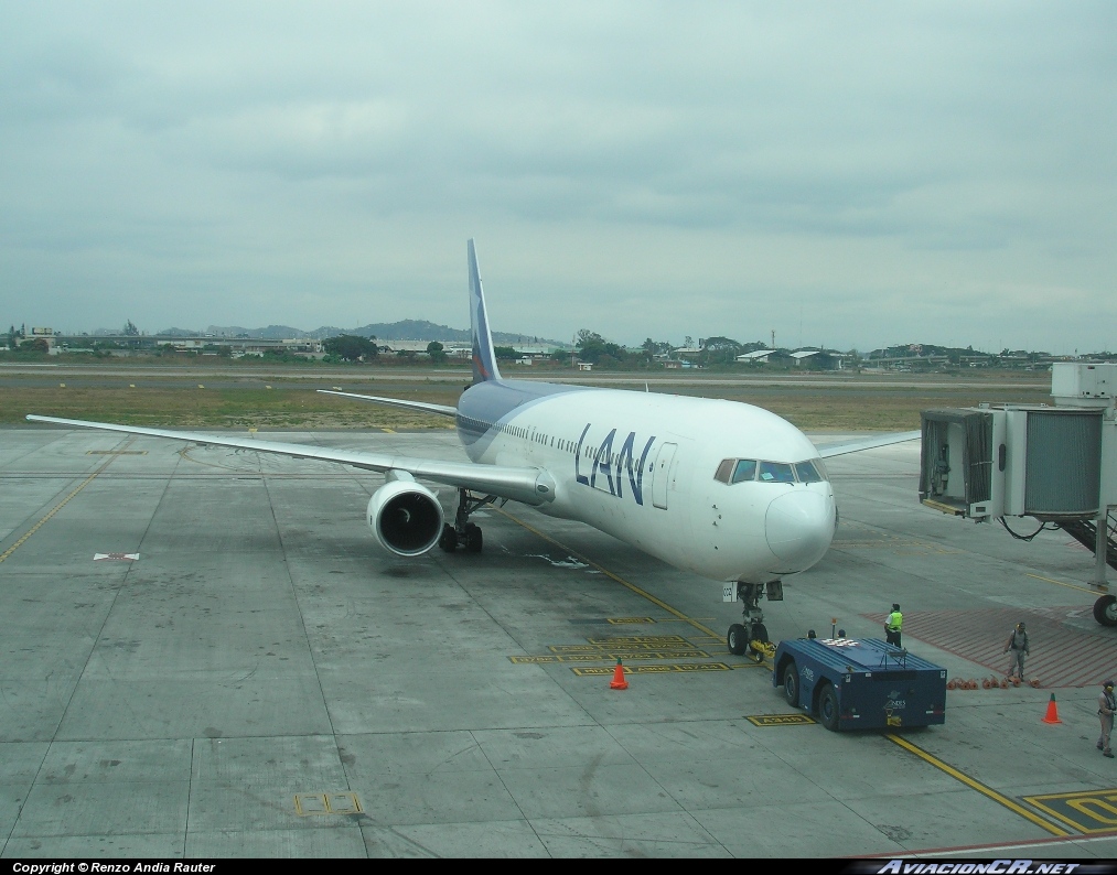 CC-CCZ - Boeing 767-383(ER) - LAN Chile