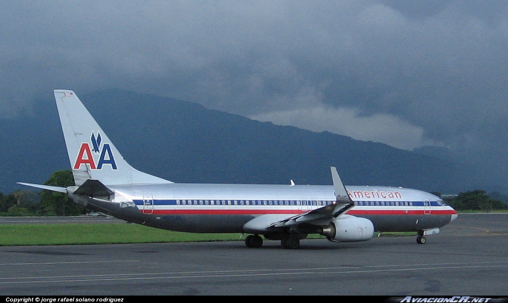 N972AN - Boeing 737-823 - American Airlines